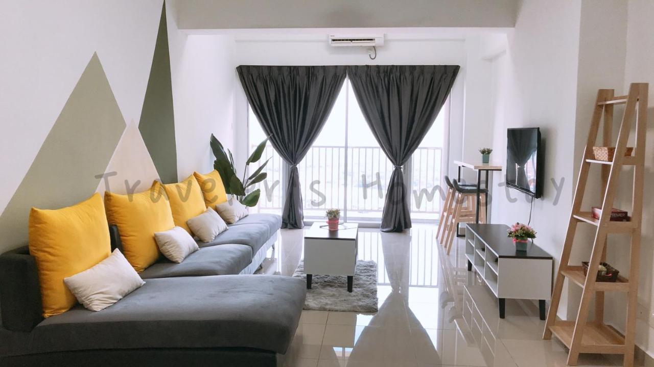 Traveler'S Homestay 旅人窝@ The Venus Sitiawan Kampong Lumut Kiri Exterior photo