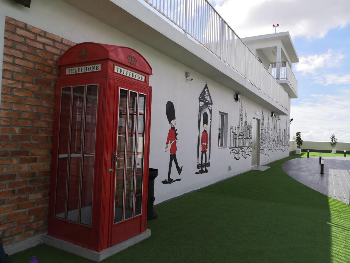 Traveler'S Homestay 旅人窝@ The Venus Sitiawan Kampong Lumut Kiri Exterior photo